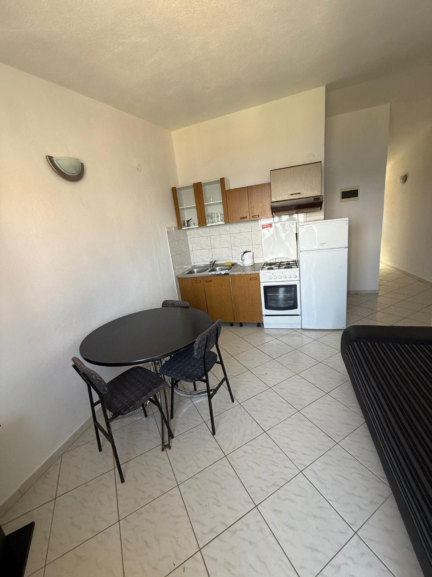 Laguna Apartment