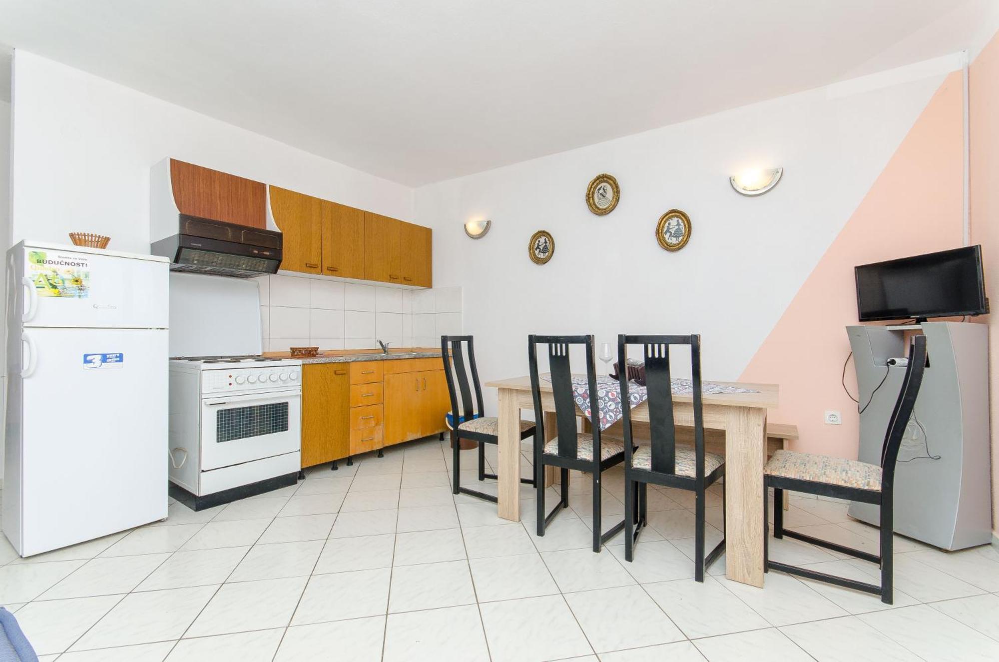 Laguna Apartment